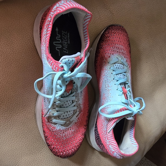 Brooks Women's Vibrant Pink and Aqua Athletic Shoes - Picture 4 of 5
